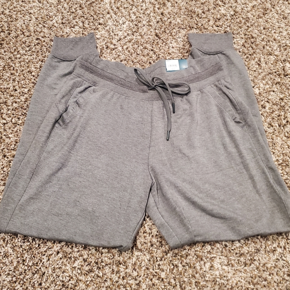 NWT Tek Gear Women's Joggers in Medium